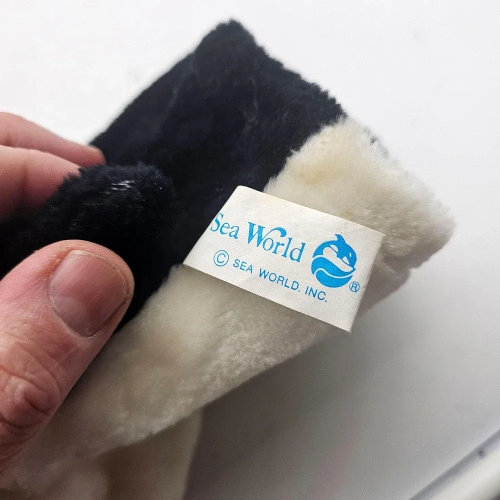 SeaWorld Whale Hand Puppet Plush Stuffed Animal Toy Small Black Washable Cute